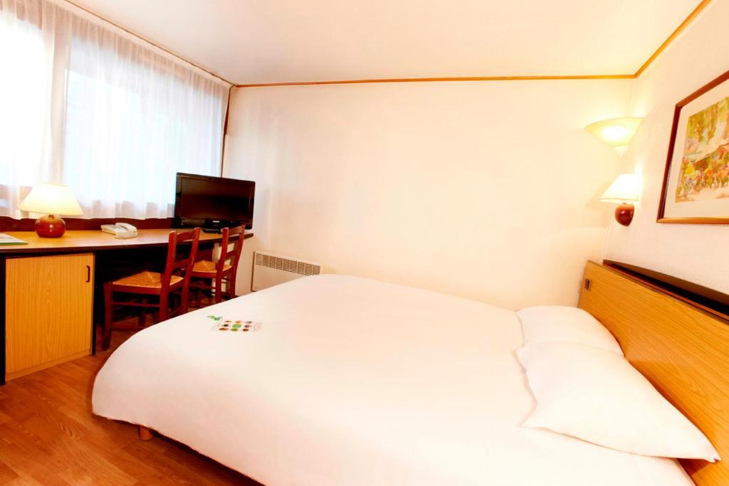 Campanile Hotel Mayenne Rom bilde